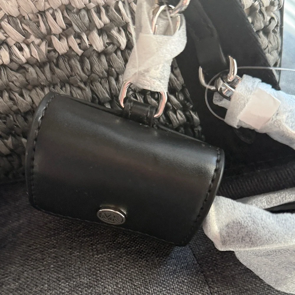 Michael Kors Jet Set travel Black and White Crossbody Bag - Picture 6 of 11